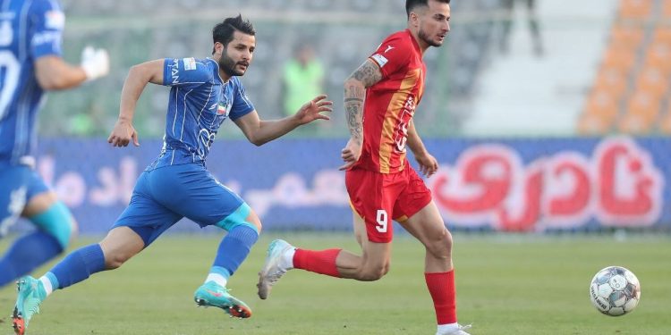 استقلال با صدر به سراغ پرسپولیس رفت؛ فولاد امتیاز نخواست!