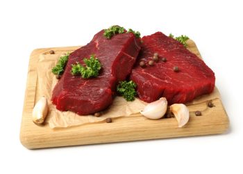 گوشت و سنگ کلیه: چگونه پروتئین حیوانی خطر سنگ کلیه را افزایش می‌دهد ؟