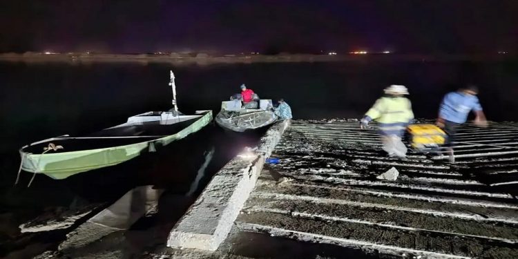 توقیف قایق بی‌هویت در آب‌های جاسک؛ پایان صید مخرب شب‌چراغی