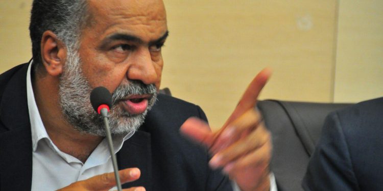 کیک تولد ۱۲متری یک نماینده مجلس جنجالی شد!