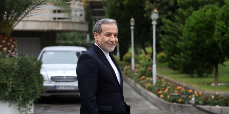 سفر محرمانه عراقچی به عمان/ کانال تهران–واشنگتن دوباره باز میشود؟