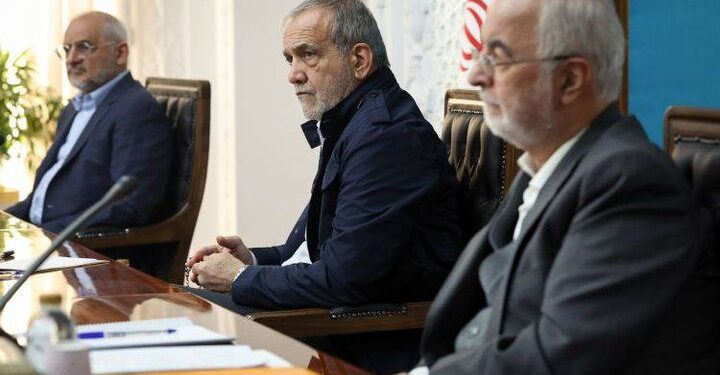 پزشکیان: راهکارهای جدی برای تغییر سوخت خودروها به زودی رونمایی می‌شود