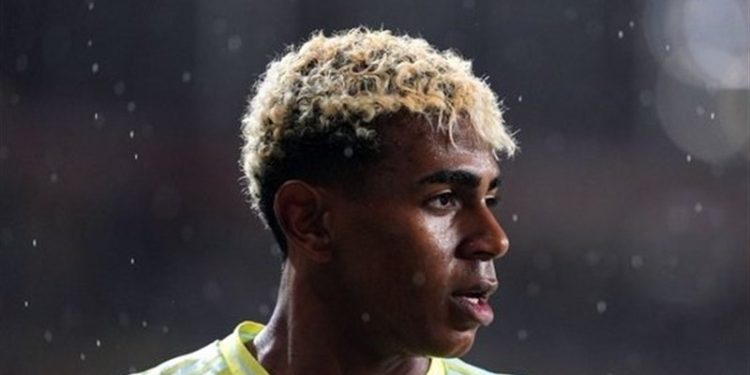 یامال: به بازی برای مراکش فکر می‌کردم اما با اسپانیا بیشتر دیده می‌شوم/ به دنبال شکستن رکوردها نیستم