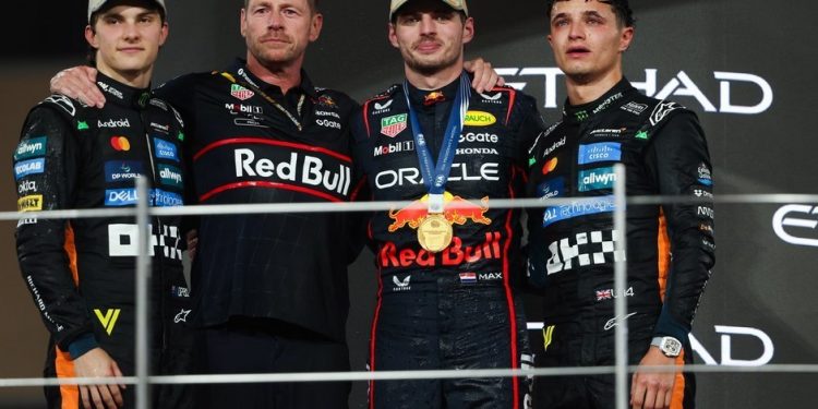 نوریس: بزرگترین افتخار من این است که به روش خودم قهرمان شدم