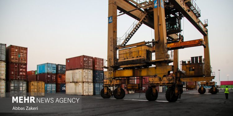 واردات ۱۲.۸ میلیون تن کالای اساسی از بندر امام خمینی در ۹ ماهه امسال