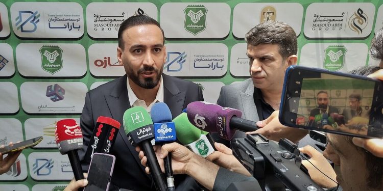 عبدی:چرا کمیته داوران صحنه‌ها را گزینشی در اختیار صدا و سیما قرار داد؟