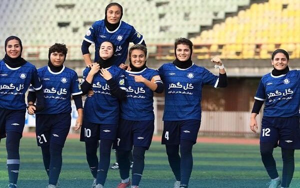 گل‌گهر سیرجان پرسپولیس را شکست/صدرنشینی خاتون ادامه دارد