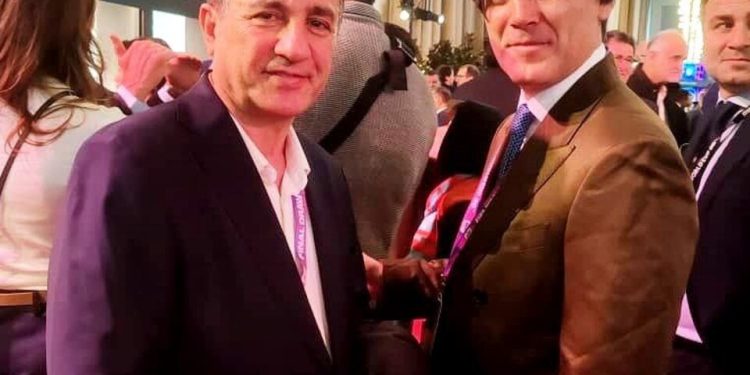 قرعه‌کشی جام جهانی با حضور نمایندگان ایران/ ستاره‌ها روی فرش قرمز