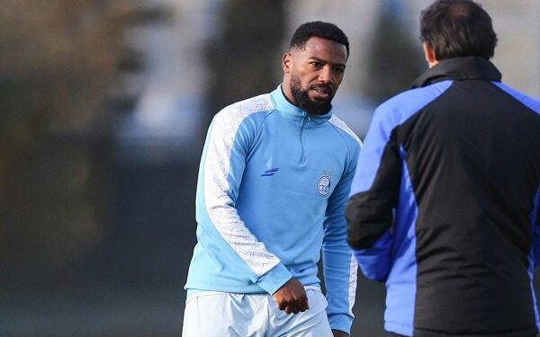 سهرابیان بخشیده شد/ نازون به تمرینات استقلال بازگشت