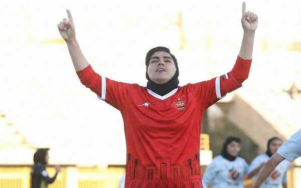 رونمایی از خرید جدید پرسپولیس/گلزن باتجربه به جمع سرخ پوشان اضافه شد