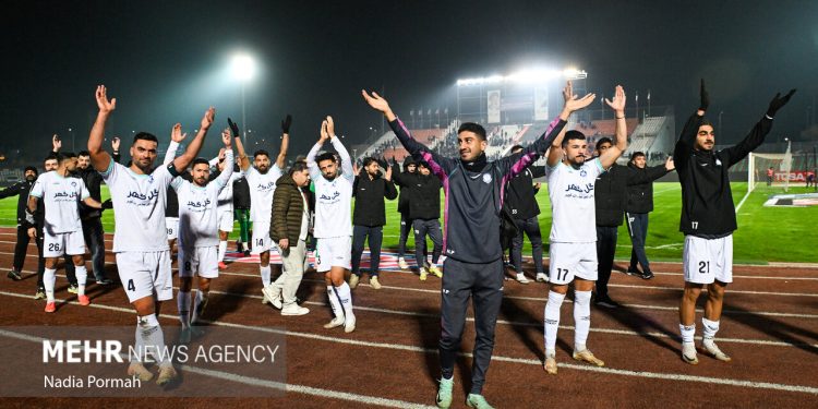 رقابت لیگ برتر فوتبال – استقلال  و گل گهر