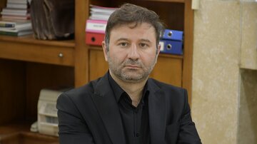 توافق با ادارات برای عقب نشینی و آزادسازی معابر بسیار دشوار است/ همکاری ادارات، ترافیک شهر را روانتر میکند