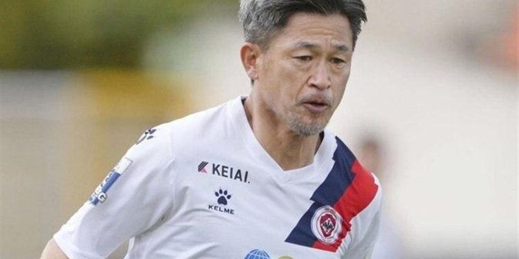 قرارداد تازه ستاره فوتبال در ۵۸ سالگی!