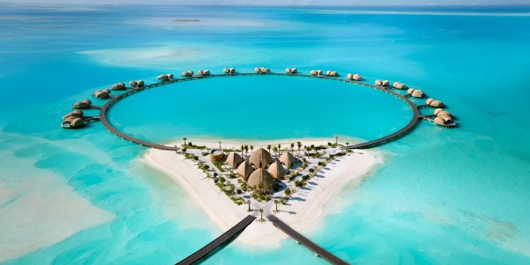 عکس | خرید لاکچری‌ رونالدو و جورجینا در عربستان؛ دو ویلای شگفت‌انگیز در بهشت خصوصی دریای سرخ!