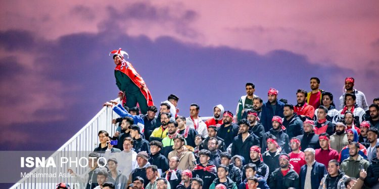 نبرد پرسپولیس با مسِ بحران‌زده/ صدر جدول قرمز می‌شود؟