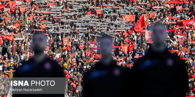 جشن استقلال، نقره‌داغ شدن تراکتور!