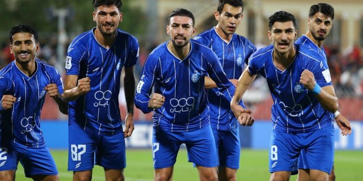 جلسه شبانه استقلالی‌ها با مدیران/ پیگیری مطالبات، زمین چمن یا میانجی‌گری برای ساپینتو؟