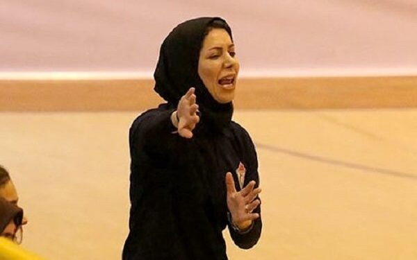 صعود تیم فوتبال بانوان فولاد به پلی آف نزدیک است