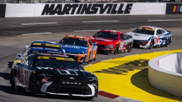 چرا ماشین های نسکار بدون در تولید میشوند؟