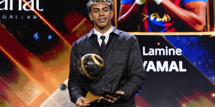 خبر : عکس | رونمایی از برنده‌های گلوب ساکر؛ رونالدو و دمبله جایزه گرفتند