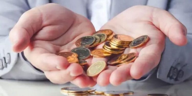 انتقاد تند نماینده مجلس به محدود شدن مهریه به ۱۴ سکه