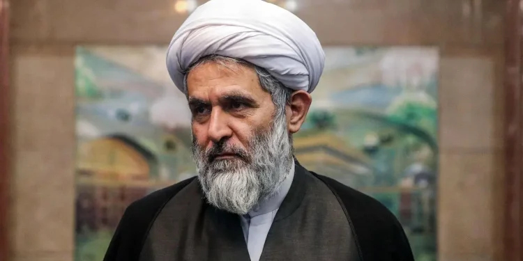 مشاور فرمانده کل سپاه: ایران ارتش‌های قدرتمند جهان را وادار به عقب‌نشینی کرد