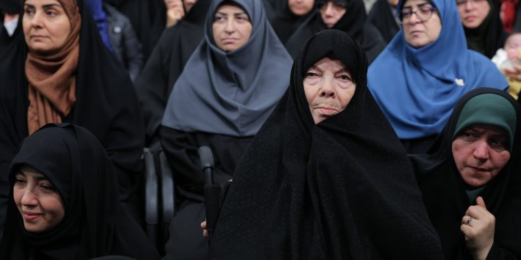 تصویری ویژه از سخنگوی دولت در دیدار امروز رهبر انقلاب