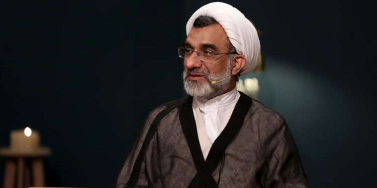 خسروپناه: زیر باران میلیون‌ها پیامک تهدیدآمیز مافیای کنکور عقب‌نشینی نکردیم