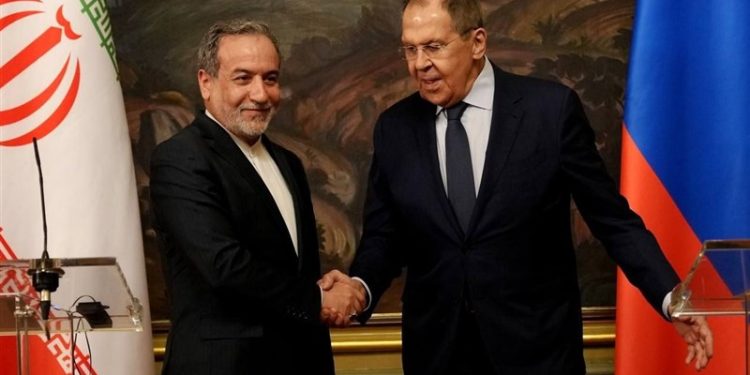 عراقچی : بوشهر وارد فازهای تازه می‌شود / ترامپ حتی از مذاکره هم «تسلیم ایران» را می‌خواهد