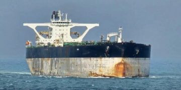 ادعای جنجالی آمریکا: گارد ساحلی در پی توقیف نفتکش ایرانی در آب‌های بین‌المللی