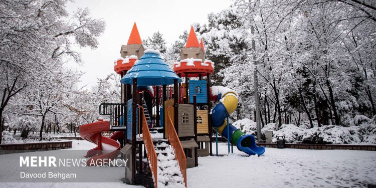 هشدار تشدید بارش برف و باران در سراسر کشور؛ دمای تهران به زیر صفر رسید