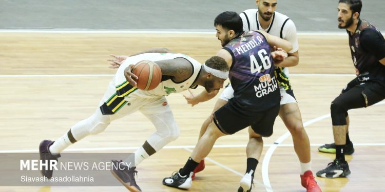 آبادانی‌ها و آملی‌ها خارج از خانه بردند/ برتری دوباره طبیعت مقابل نفت