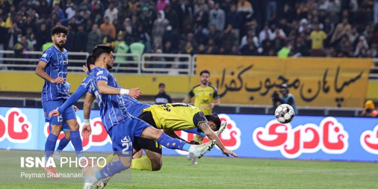 گودرزی: سپاهان همواره به من لطف داشت/ تمرکزم فقط روی انجام وظیفه در زمین است