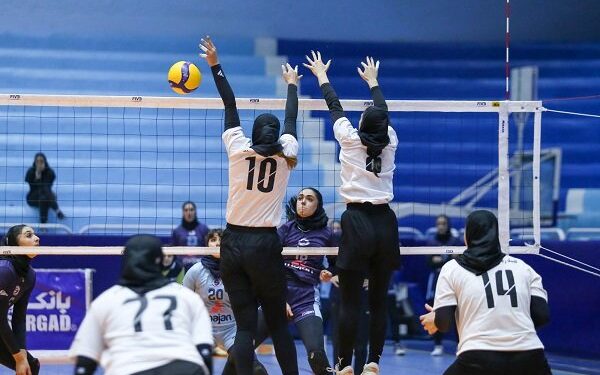 شهداب صدرنشین ماند/پیروزی پیکان و فولاد سیرجان