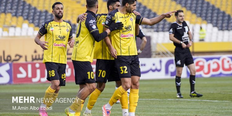 سپاهان پیروزی را با تساوی عوض کرد؛ بازیکن تعویضی بلای جان محرم شد