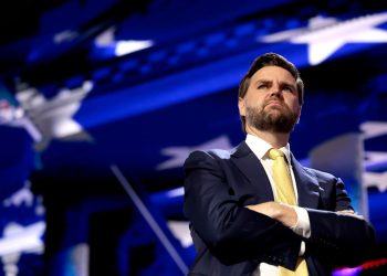 معاون ترامپ: هیچ خط قرمزی درباره توافق با ایران وجود ندارد