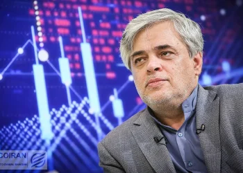 واکنش تند مهاجری به توییت شمخانی درباره جنگ