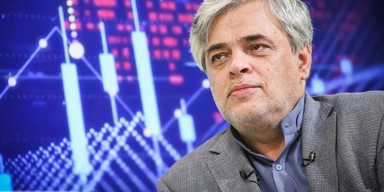 واکنش تند مهاجری به توییت شمخانی درباره جنگ